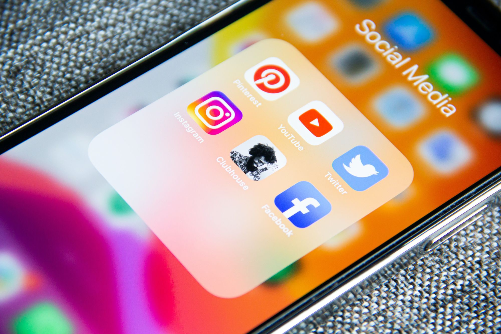 The Evolution of Social Media in the Age of Artificial Intelligence